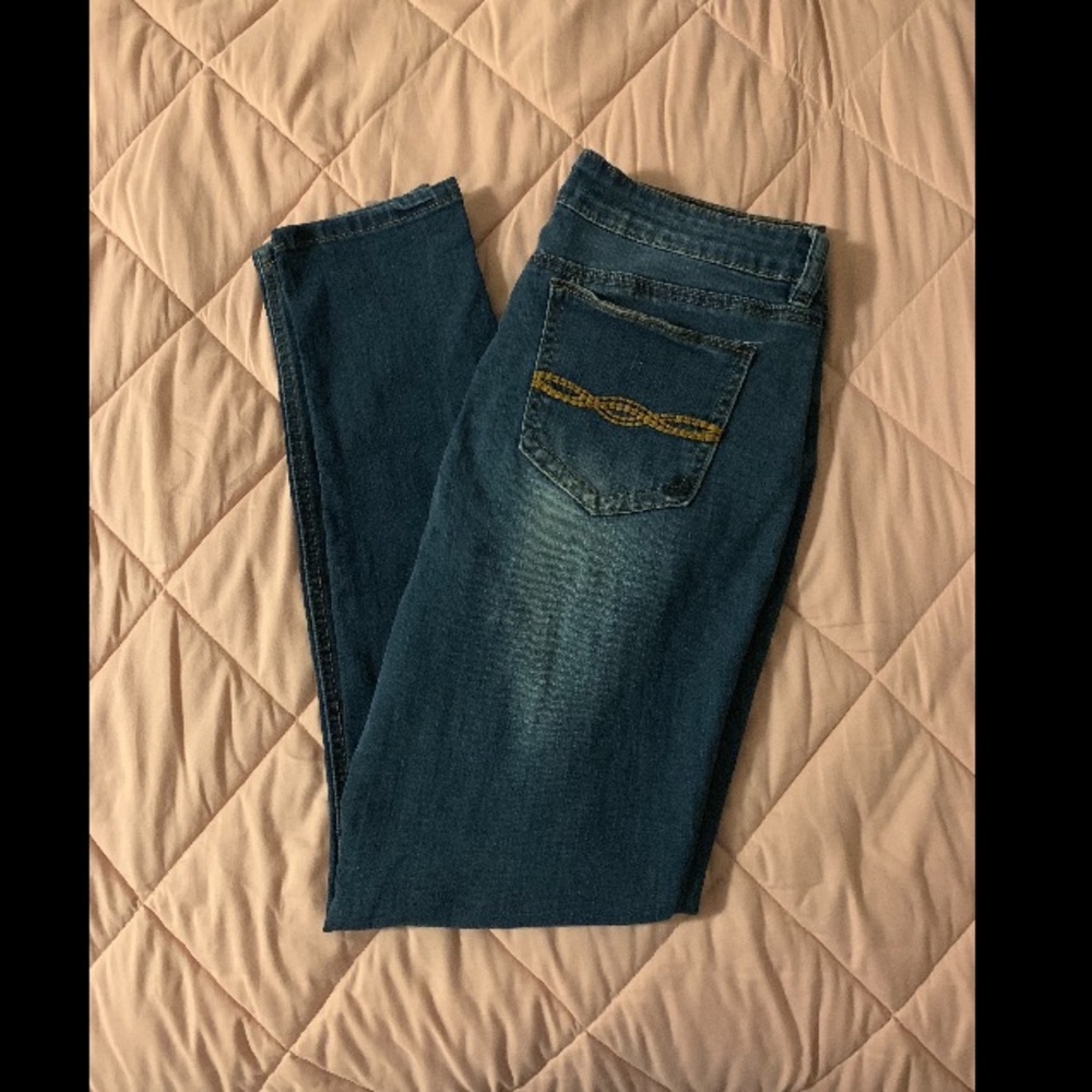 Long Ripped Jeans - Picture 2 of 2